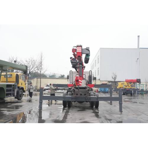 12-тонный автокран с буровой штангой