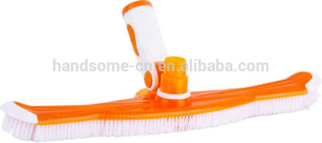 Vacuum brush with swivel