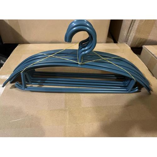 Half circle seamless plastic hanger