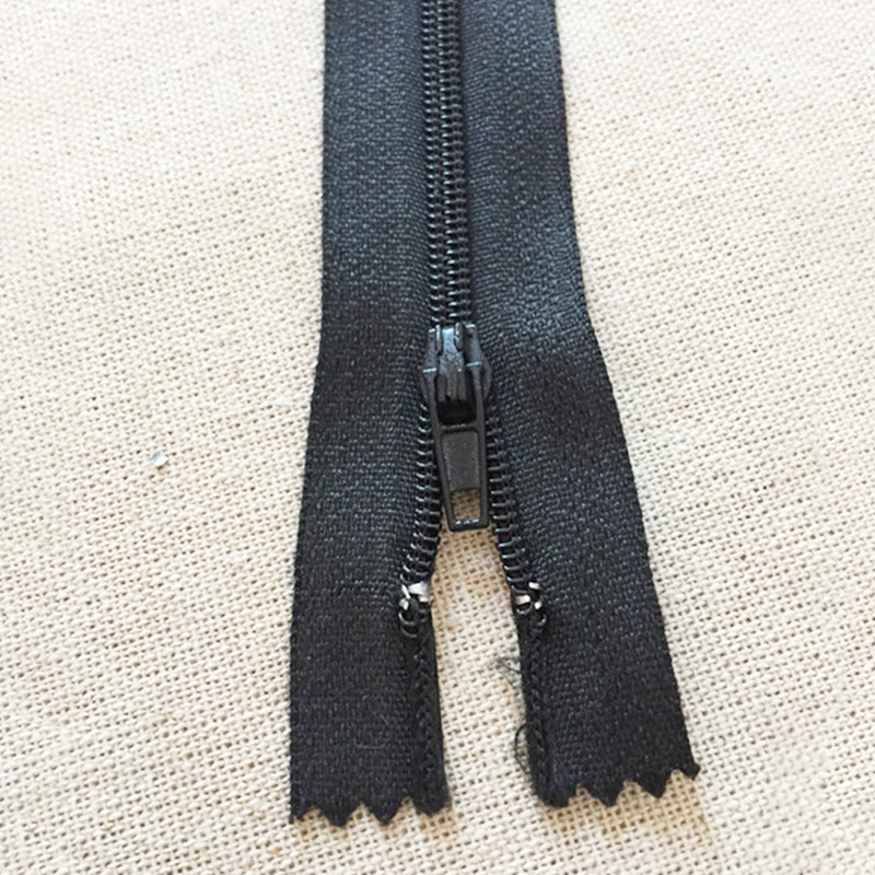 Closed zipper BK-1