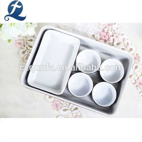 Set of six bakeware with ramekin