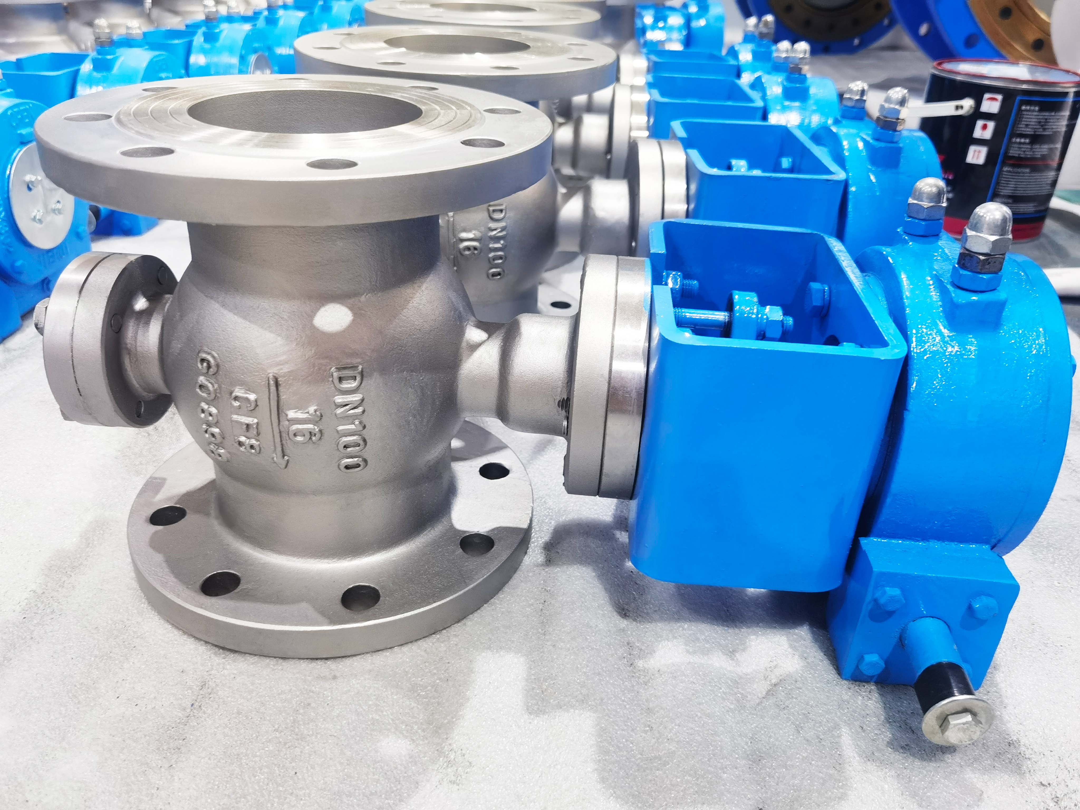 eccentric semi-ball valves