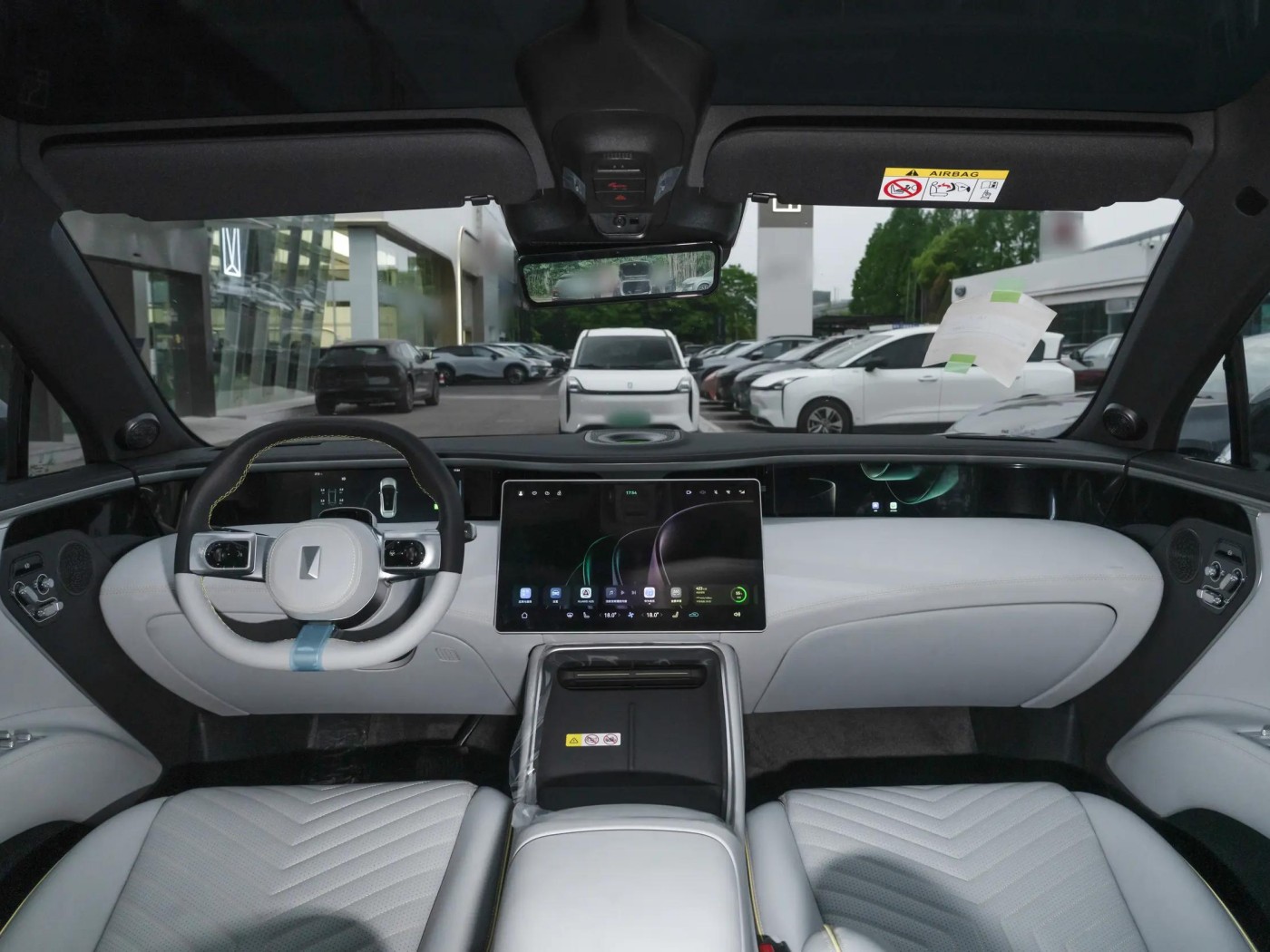 AVATR 11 All-Wheel Drive Pure Electric