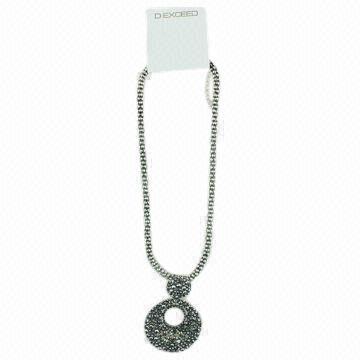 Mesh Chain Burnished Silver Pattern Cast Pendant with Black Diamond Glass Stone