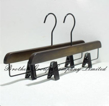 Hanger (WH-1924)