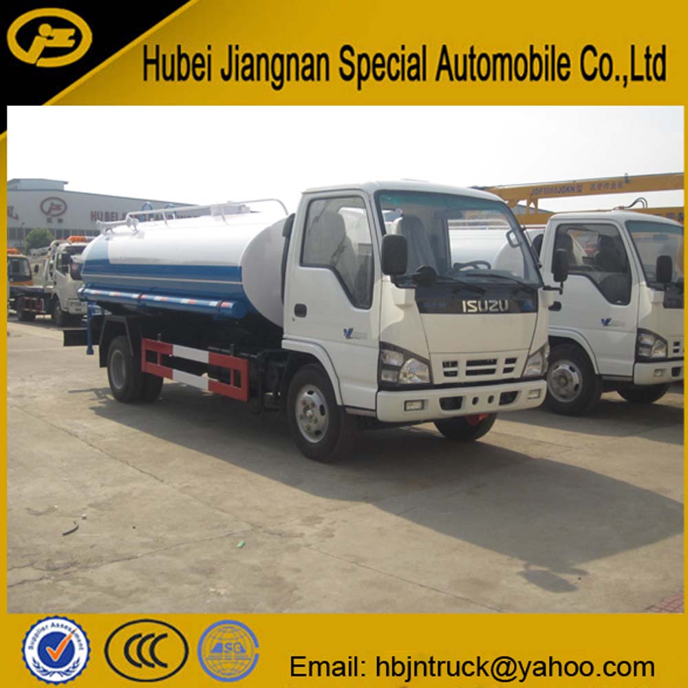 Isuzu Water Truck