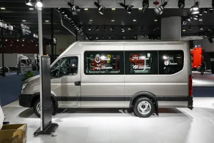 Customized Luxury IVECO RV Caravan: Fully Equipped Motorhome