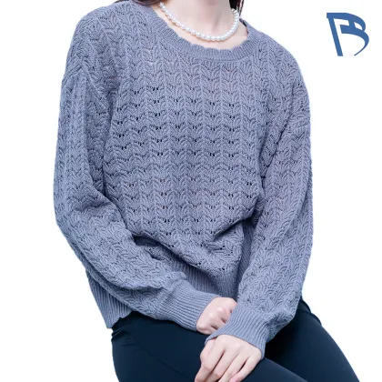 Women's pullover made of acrylic fiber