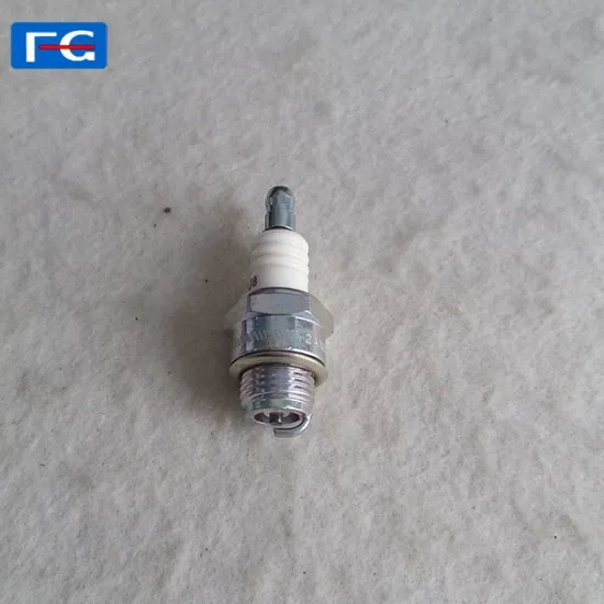 Factory Price Two Stroke Engine Spark Plugs BM6A BPMR7A CJ8 J17LM J19LM for Chainsaws