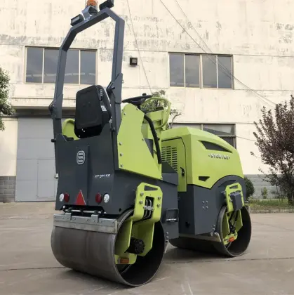 Hot sale small Yanmar engine road roller