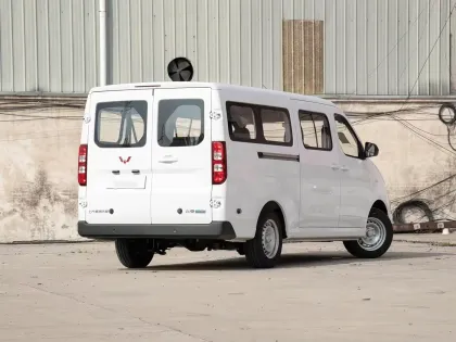 Wuling Yangguang Pure Electric EV car Electricity Van Passenger Bus