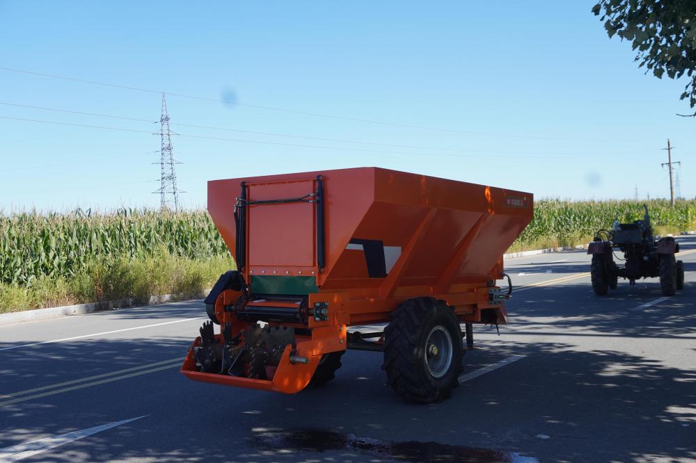 fertilizer spreader on wheels