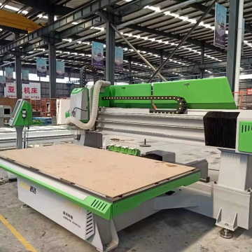 Suda High Precision 1325 CNC Router Machine with 7.5KW Spindle
