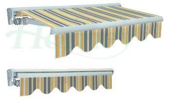 Manual retractable awning