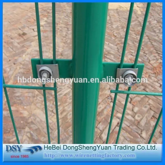 4mm Wire dia PVC Coated Galvanized Welding Wire Mesh Fence with bends
