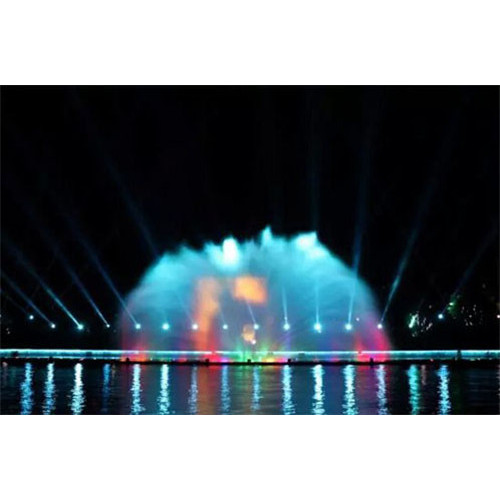 Фонтанҳои калони обҳои беруна ба чашмаи калони оббозии берунӣ