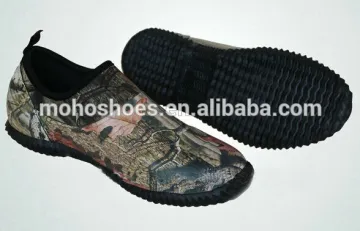 Men's camo rain boots