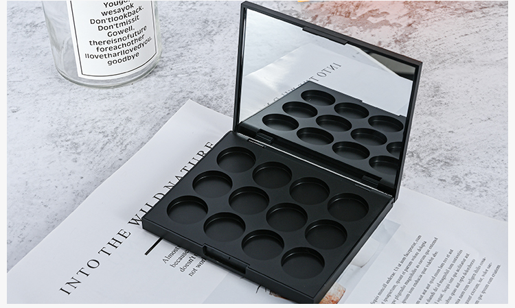 Plastic Eyeshadow Compact Case (10)