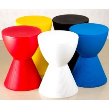 プラスチック製スツールPrince Aha Stools