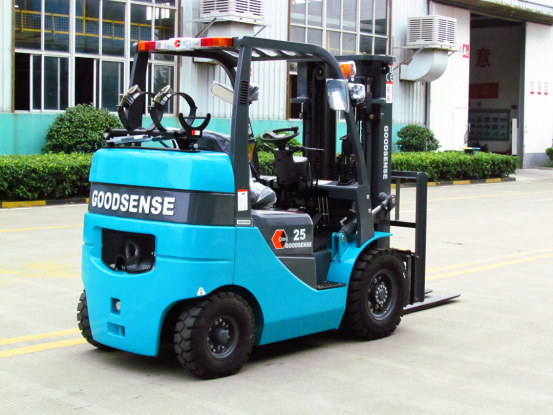 2.0 Ton Forklift with Short Wheelbase