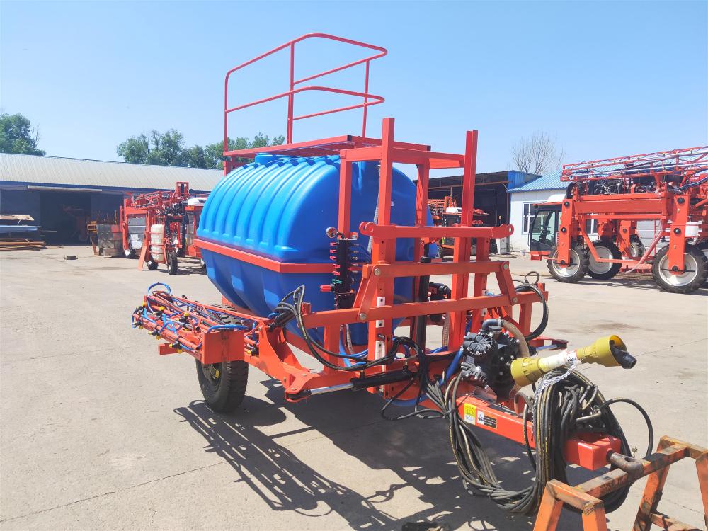 Trailer Sprayer With Boom