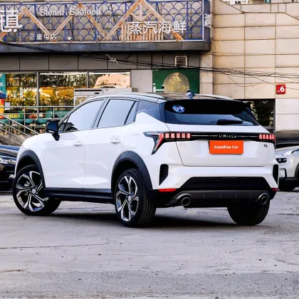 5-seater gasoline SUV LYNK&CO 06
