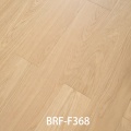 スクラッチ耐性のあるエンジニアリングされた木製の床