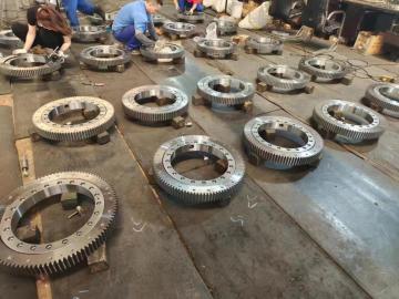 Swing Circle Slewing Ring Bearing For Komatsu PC160-7