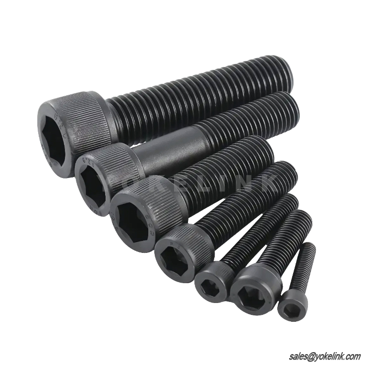 Șurub cu cap cu cap tubular din oțel cu finisaj oxid negru de grad 10.9 DIN 912