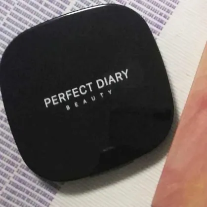 Rong Mingming four-color eye shadow