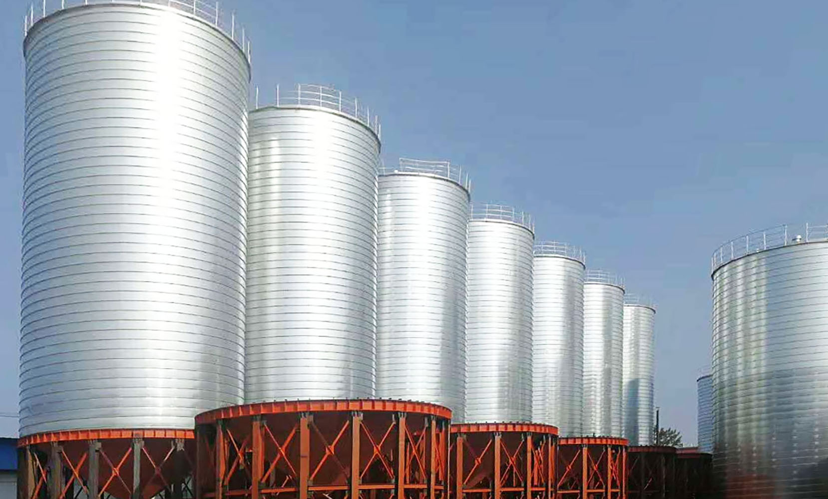 High-efficiency metering type cement mixing system