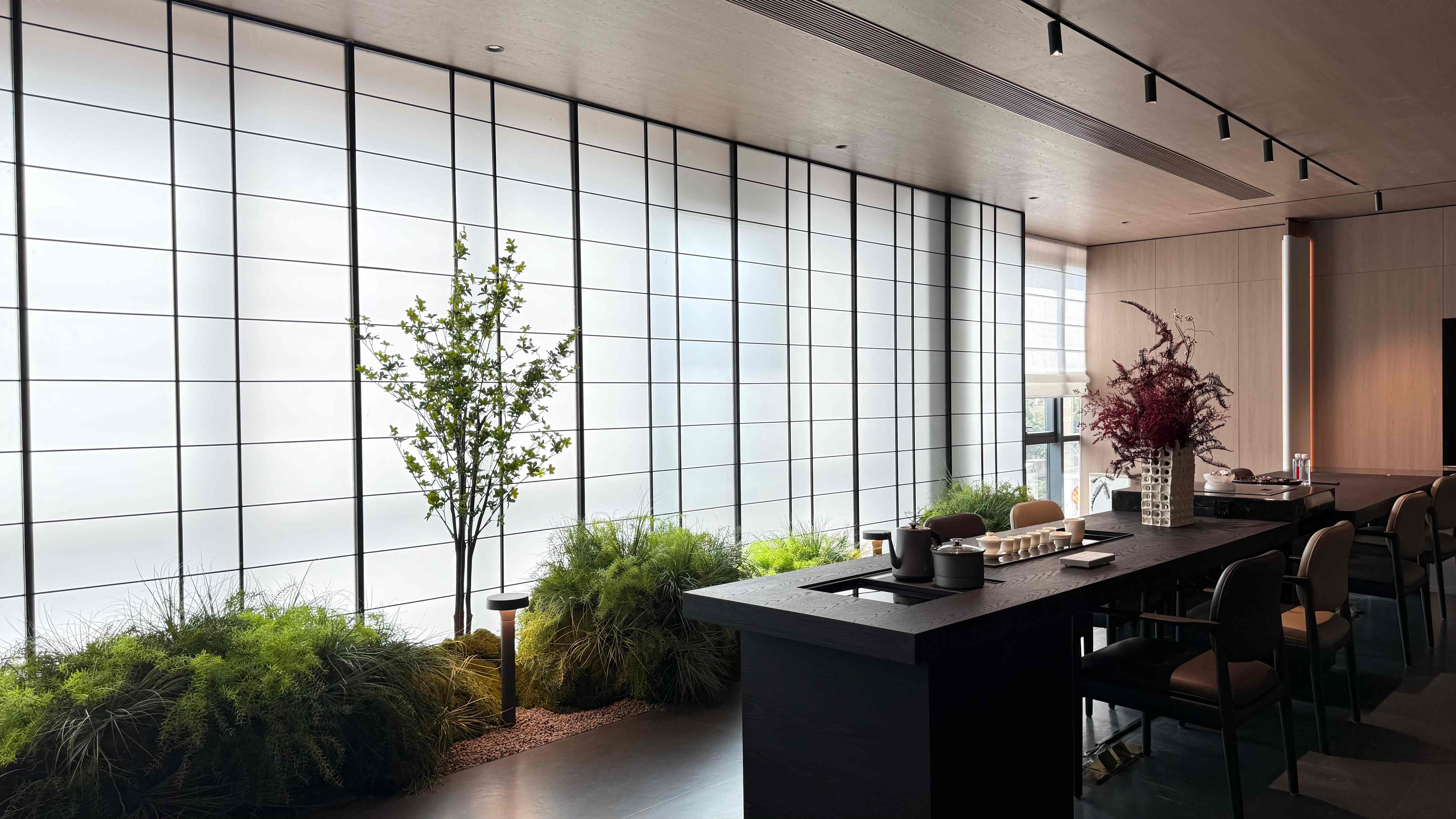 Παράθυρα από το δάπεδο μέχρι την οροφή