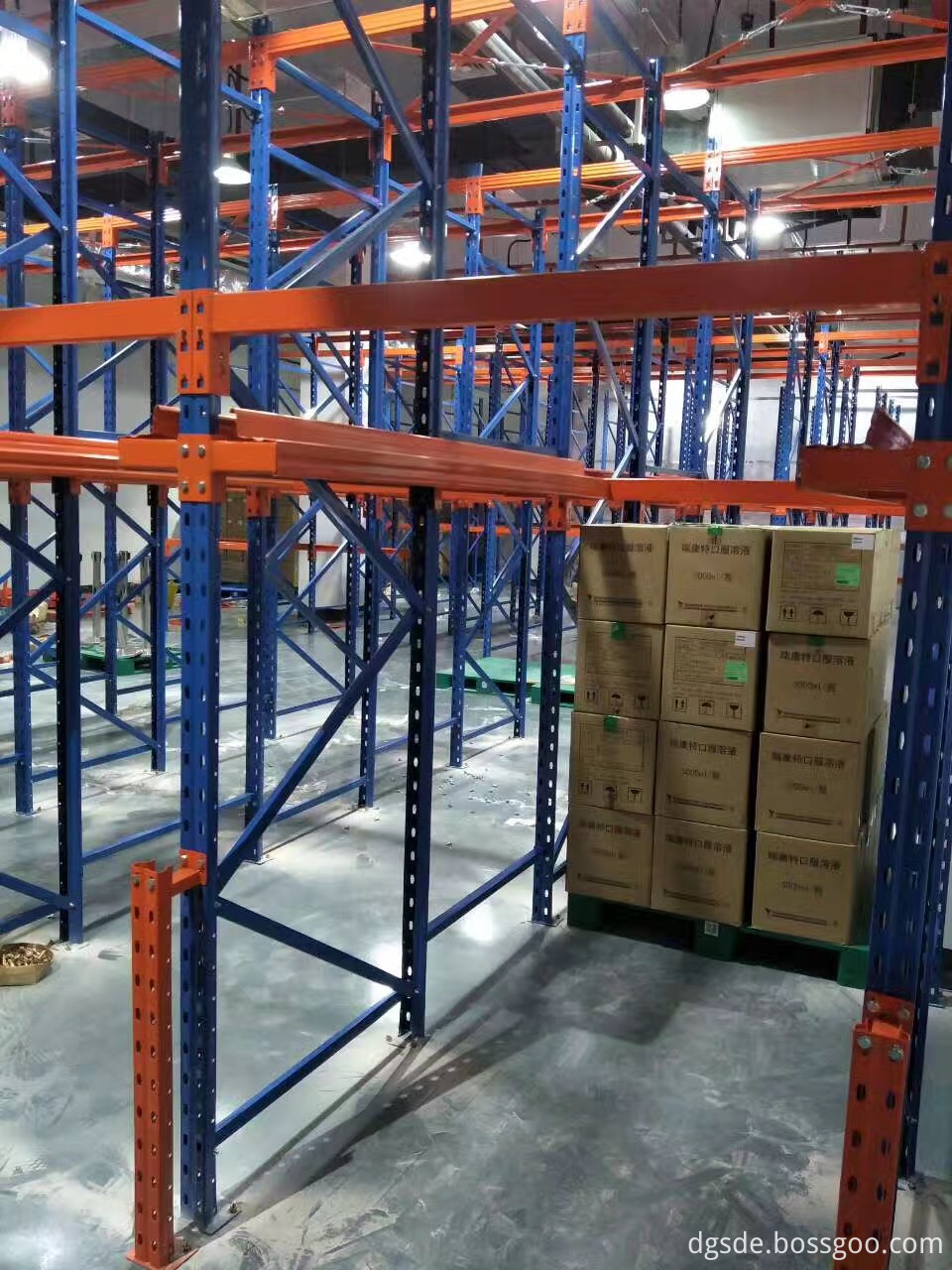 Drive Thru Pallet Racking Front View