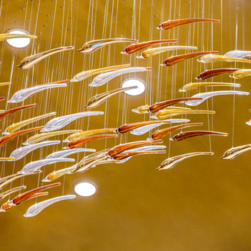 Lampe de lustre ambre en cristal de poisson au plafond