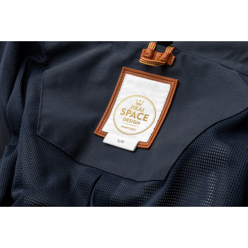 Stylish and Functional Apparel Label Design