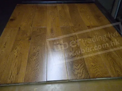 Solid Looking Golden color UV Lacquered Oak (European White Oak) Engineered Flooring