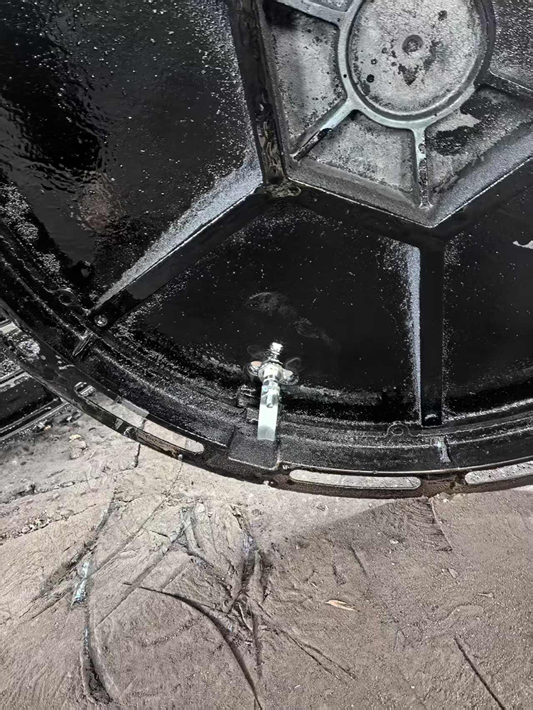 back manhole cover