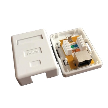 RJ45 CAT5E محمية من المنفذ المفرد صندوق تركيب السطح البلاستيكي