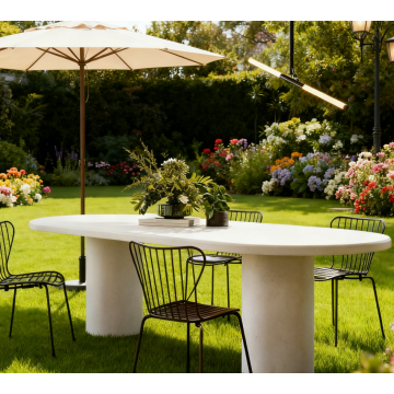 Handgefertigter Esstisch aus Beton