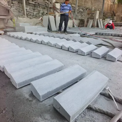 Affordable G654 Grey Granite Kerbstones and Bend Curbstones