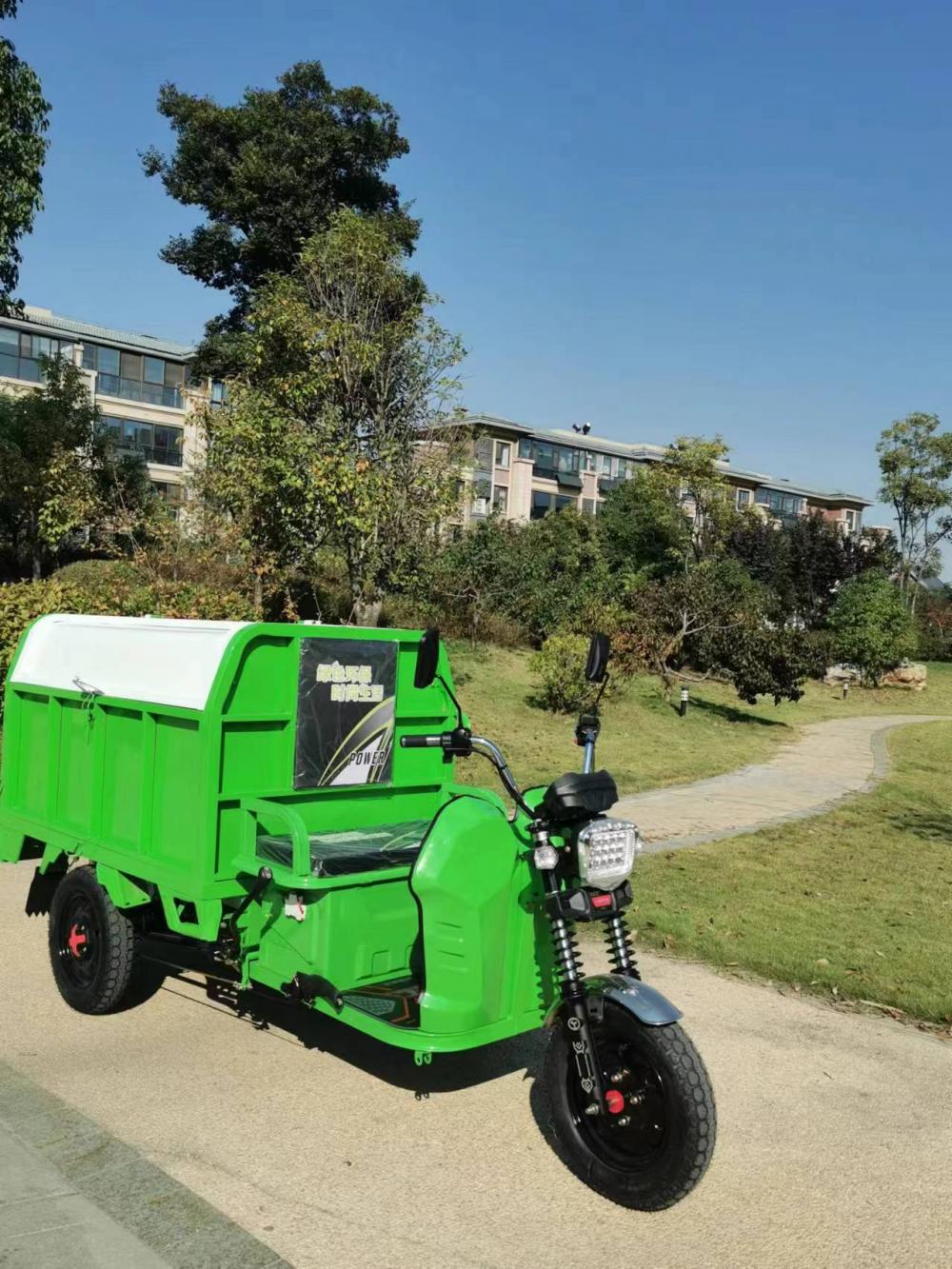 Enclosed garbage transport electric tricycle