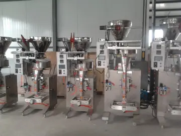 Pheumatic sachet automatic granule snacks packaging machine