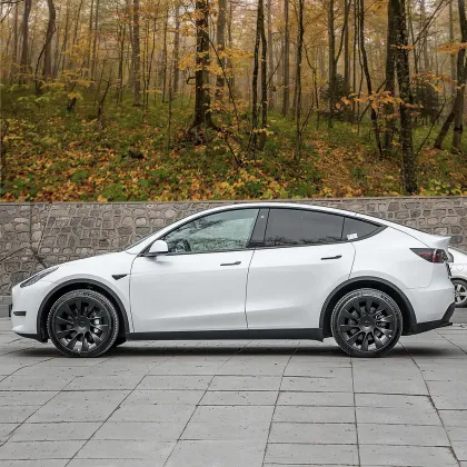 2024 China Factory Price Tesla Model Y and Model 3 New Energy Vehicles