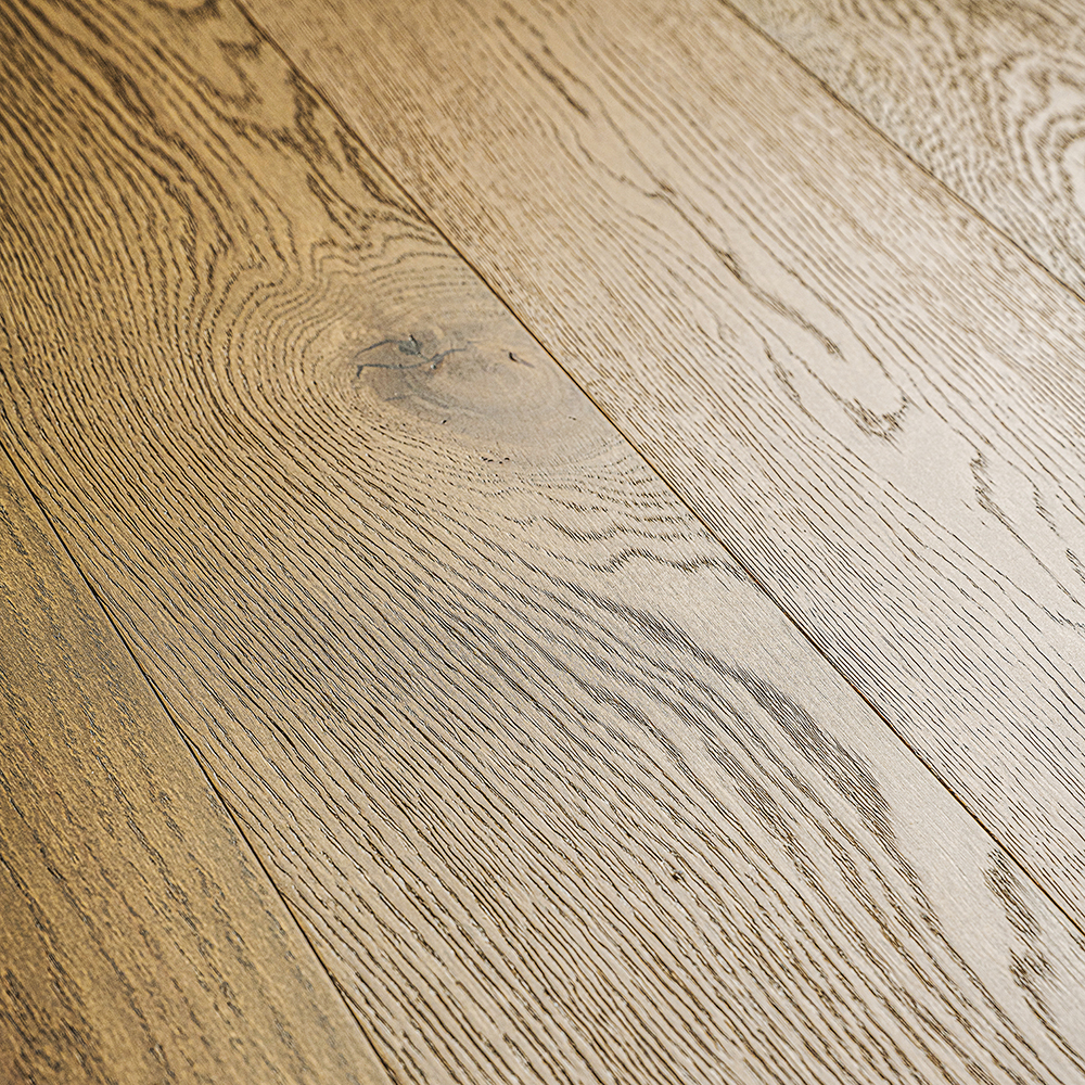 Warm Indoor Distressed Engineered wood Flooring