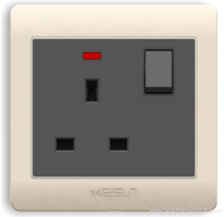 New coming square socket with one gang switch