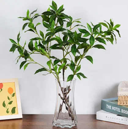 Wholesale Artificial Plastic Leaves and Silk Japanese Andromeda for Wedding Decor