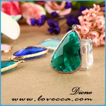 Wholesale gold/silver plated glass bezel pendant ,glass stones with brass frame