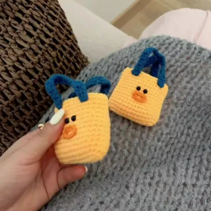 Knitted Chicken Cover for Apple Bluetooth Wireless Headphones (Pro 1/2/3 Generation)