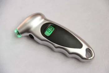 DIGITAL TIRE PRESSURE GAUGE