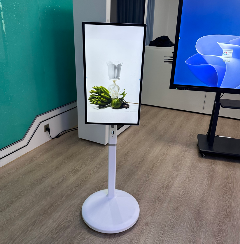 ניהול שילוט דיגיטלי חכם לסנכרון מדיה ארגונית וסנכרון עדכוני משרד בזמן אמת